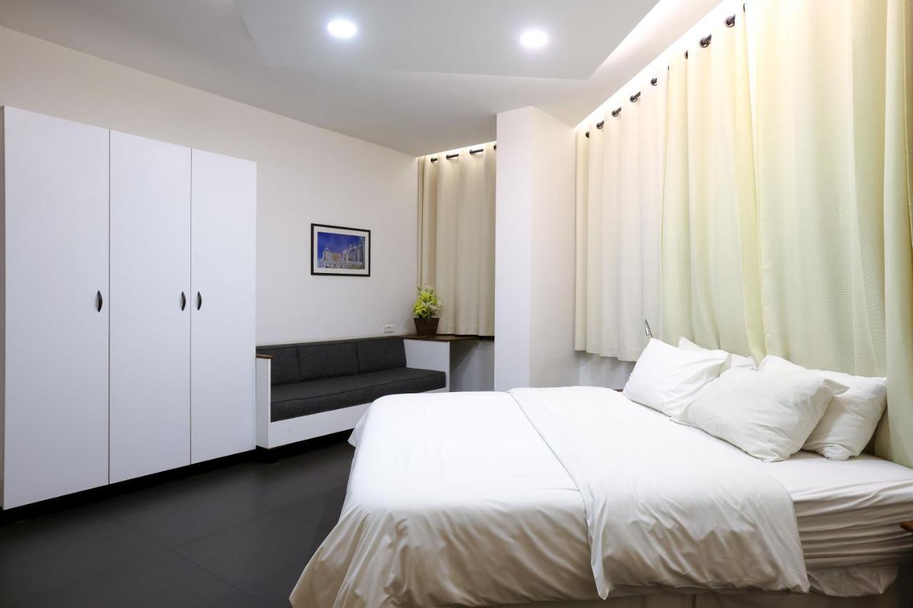 Hamra Urban Gardens Hotel Beirut Bagian luar foto