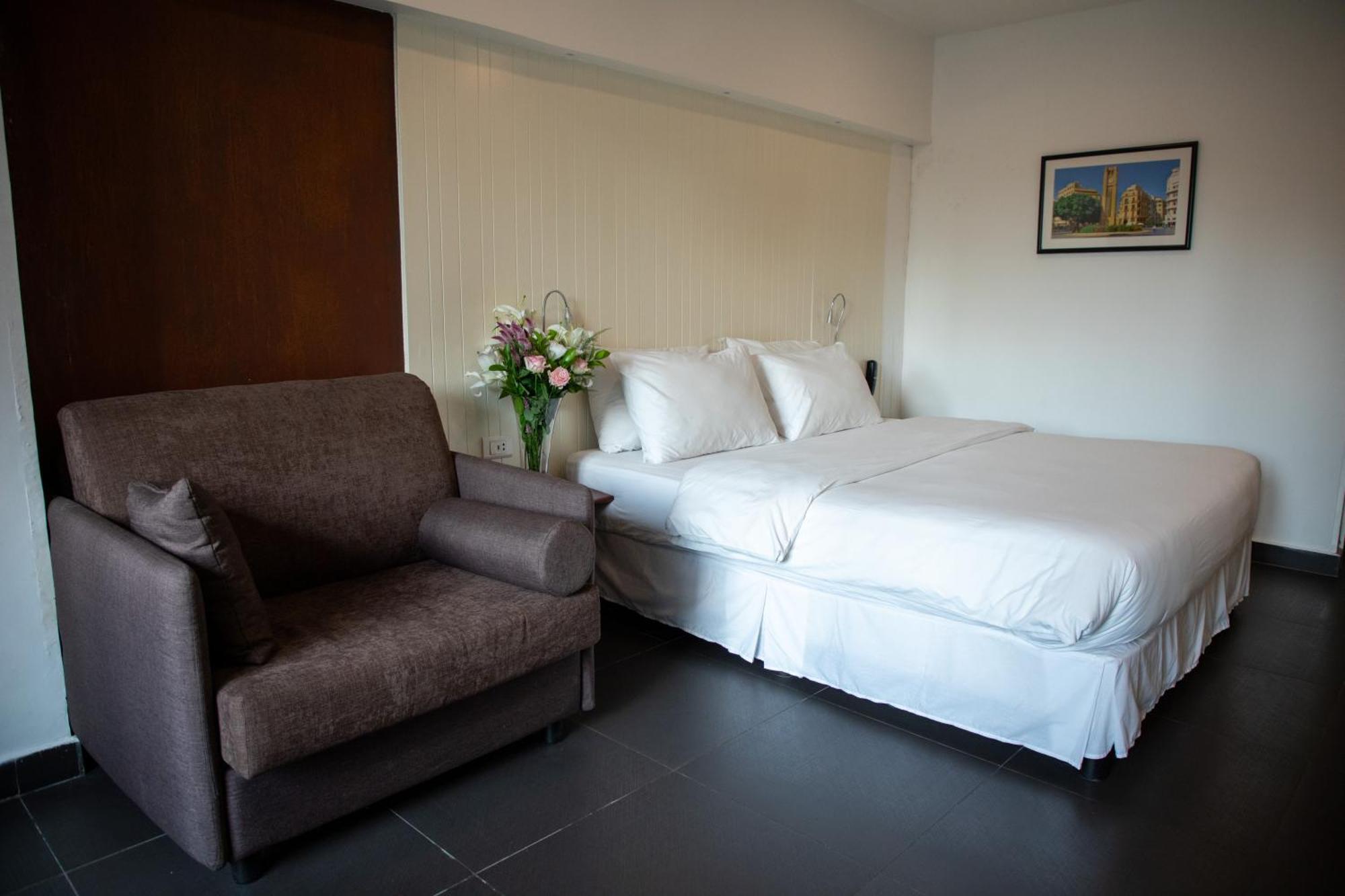 Hamra Urban Gardens Hotel Beirut Bagian luar foto