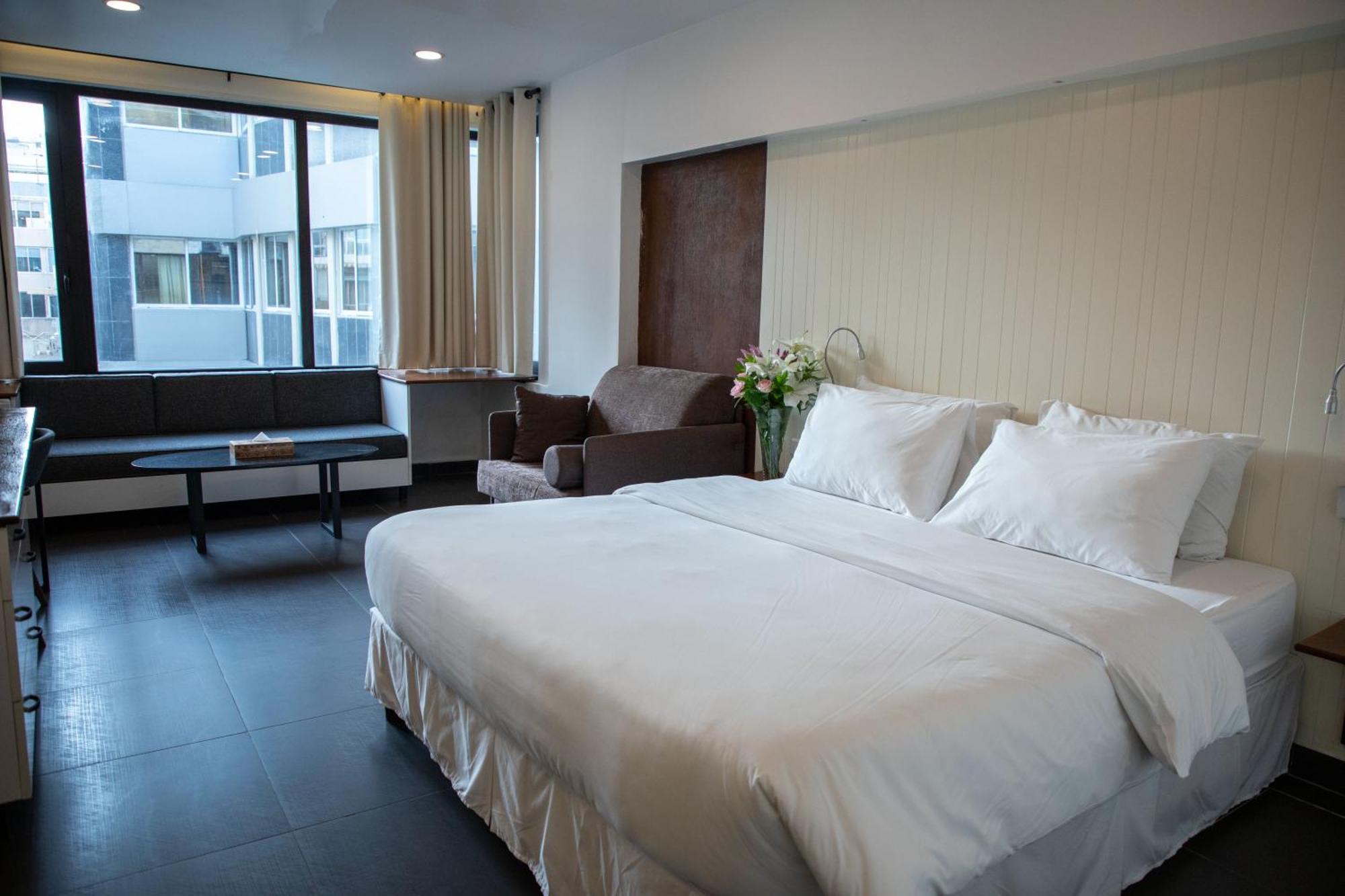 Hamra Urban Gardens Hotel Beirut Bagian luar foto