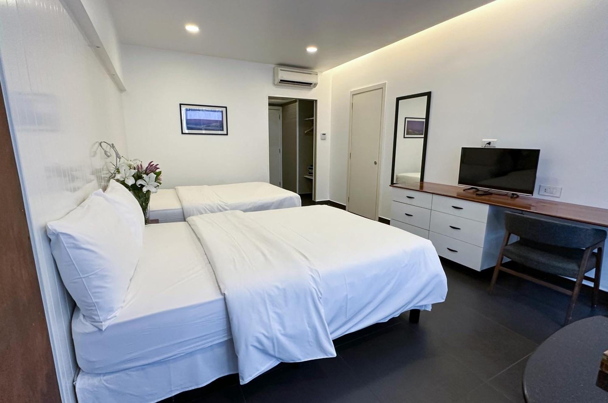 Hamra Urban Gardens Hotel Beirut Bagian luar foto