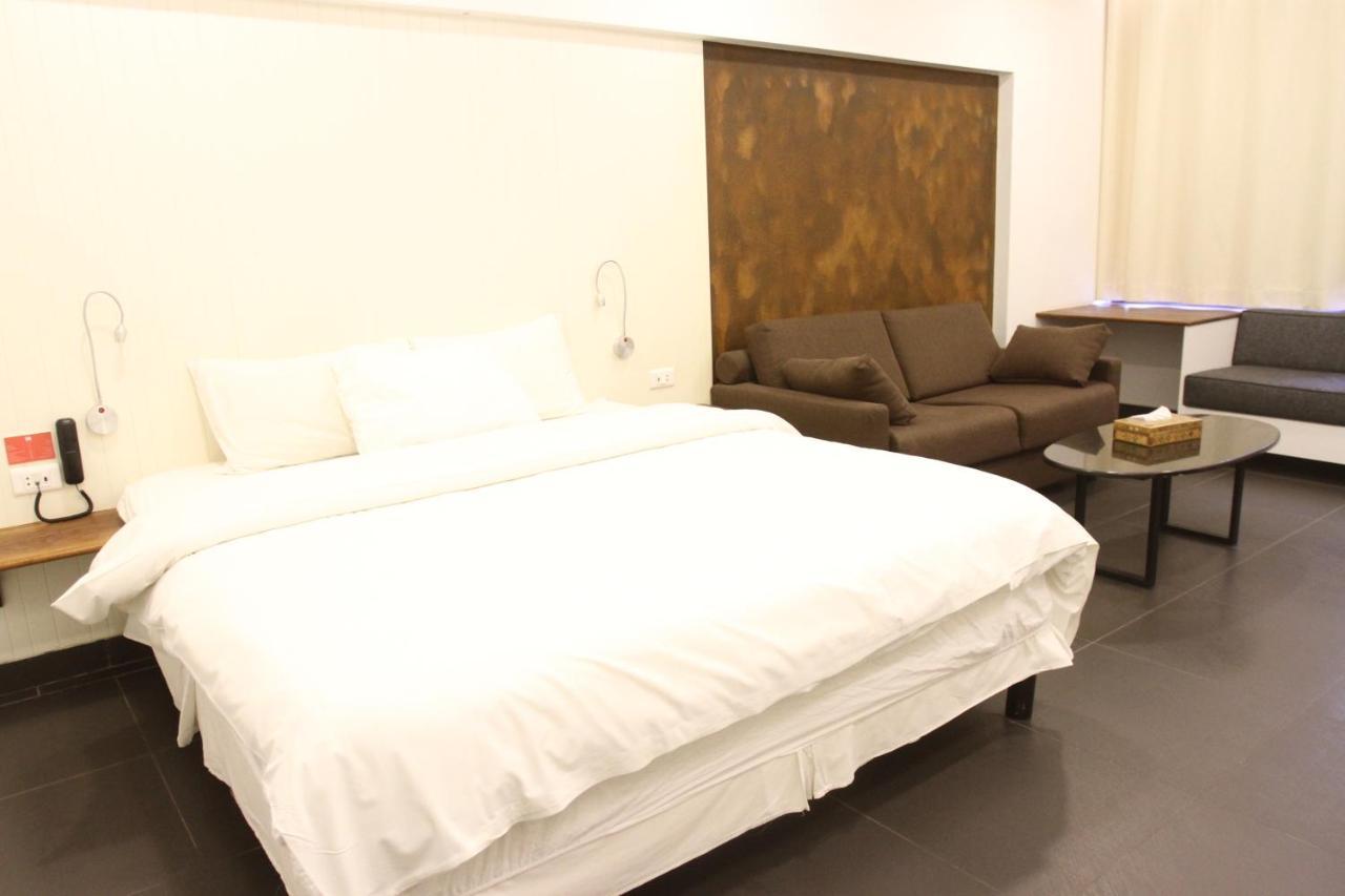 Hamra Urban Gardens Hotel Beirut Bagian luar foto