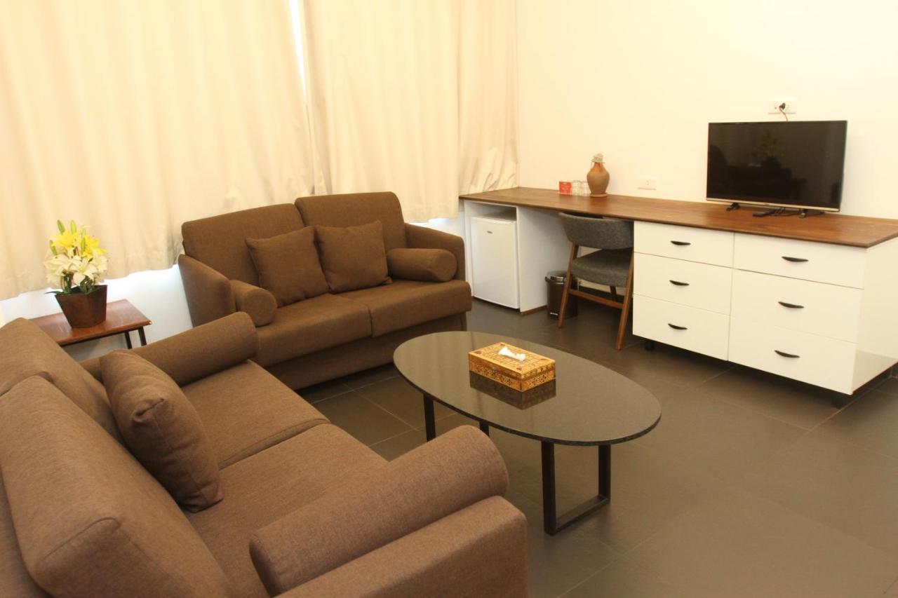 Hamra Urban Gardens Hotel Beirut Bagian luar foto