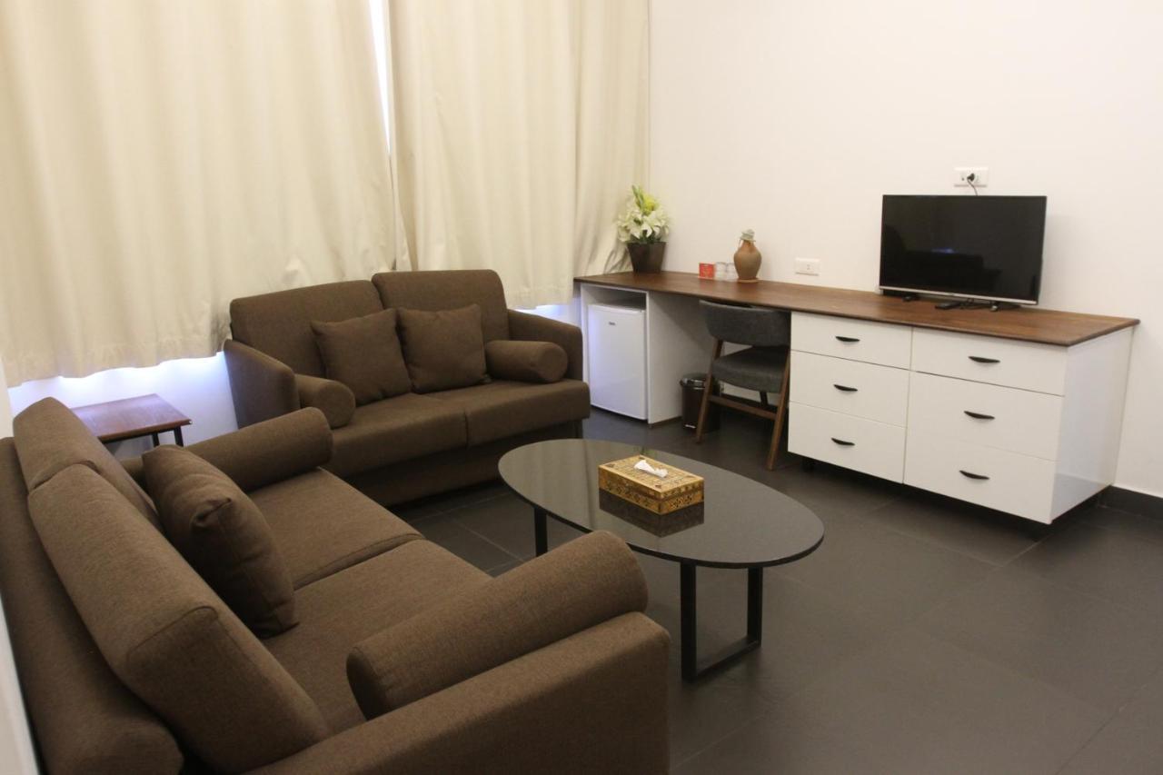Hamra Urban Gardens Hotel Beirut Bagian luar foto